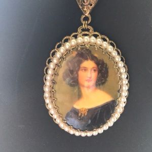 1960’s Vintage Porcelain Necklace
